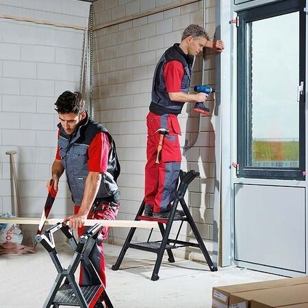 multifunktionale Konstruktion und industrielle Trittleiter.